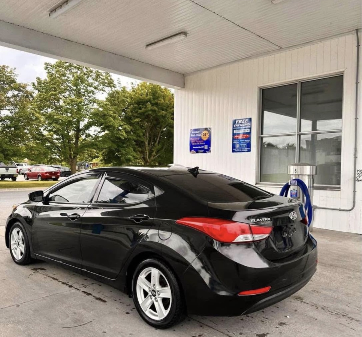 
								2013 Hyundai Elantra full									