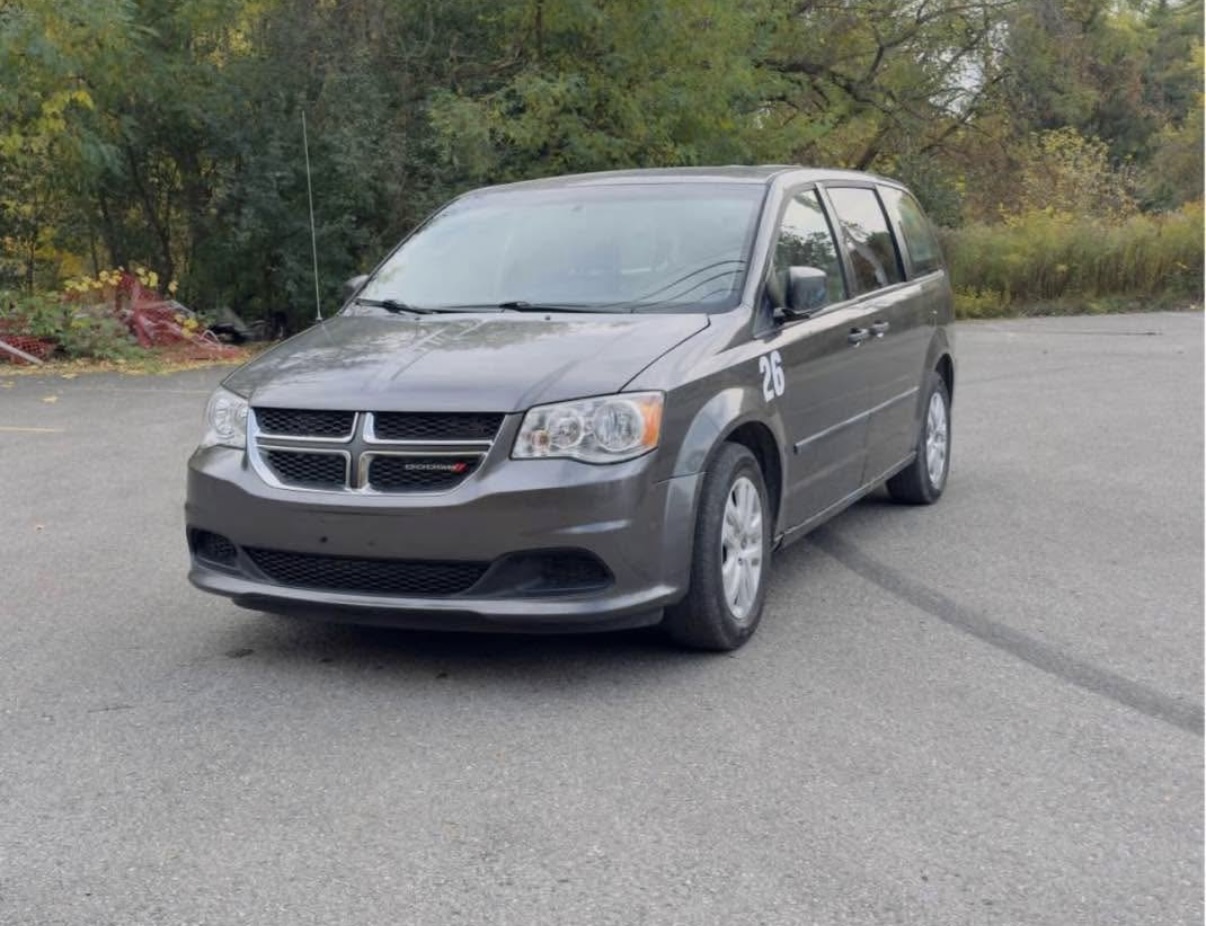 
								2015 Dodge Caravan full									
